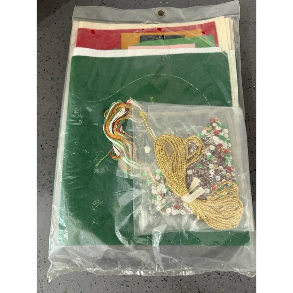 Vtg Sultana Christmas Needlecraft Santa Card Holder Mail Bag Felt Kit 1254 NOS